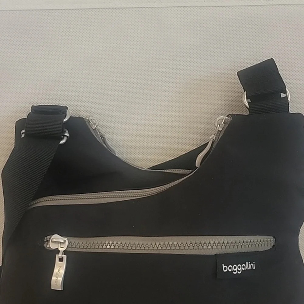 NEW - BAGGALLI CRISS CROSS HANDBAG WITH CROSSBODY‎ STRAP - Picture 2 of 7